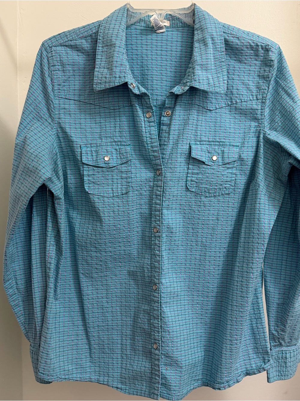 Women’s Blue Button-Front Long-Sleeve Shirt